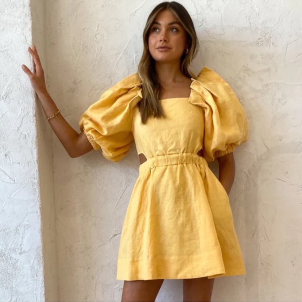 NWT Sovere Noble Mini Dress in Buttercup Sz M